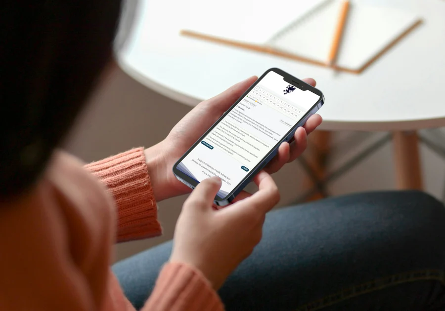 Especialidad Divisas practice running on a phone, tablet and laptop